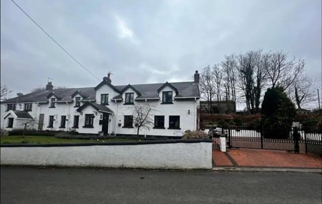 Cosy Cottage In Peaceful Location Swansea Exteriör bild